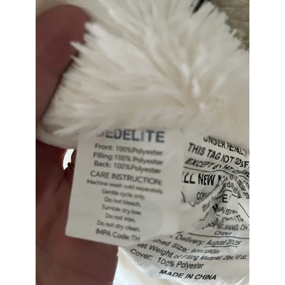 Smoofy Fluffy Full Size Comforter, Faux Fur